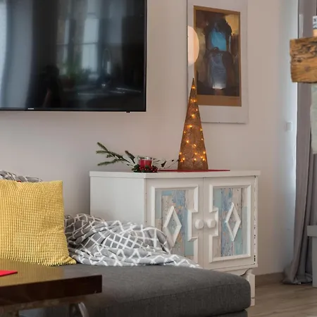 Vacationclub - Nadrzeczna Vacationhome 1