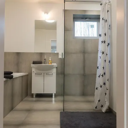 Vacationclub - Nadrzeczna Vacationhome 1